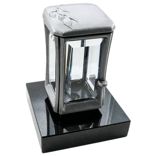 Grablaterne Modell 57880 auf Sockel Black