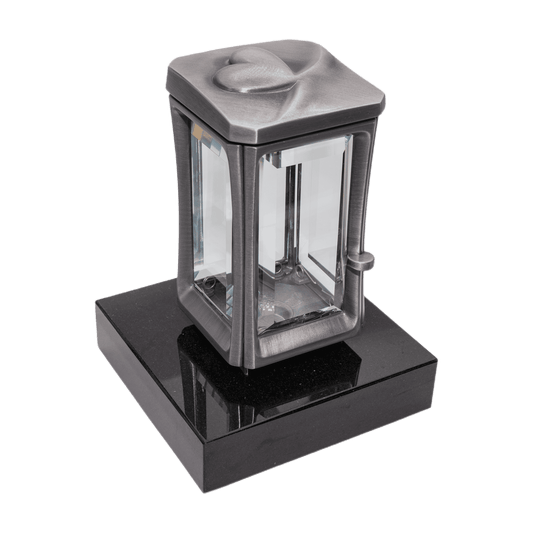 Grablaterne Modell 94810 auf Sockel Black